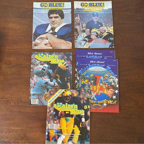 1980-1989 Lot Of 24 Michigan Wolverine Football Sports Magazine Memorabilia RARE - Picture 3 of 6